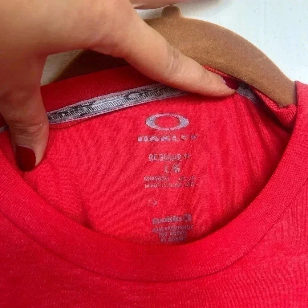 Oakley tee shirt light weight - Picture 2 of 3